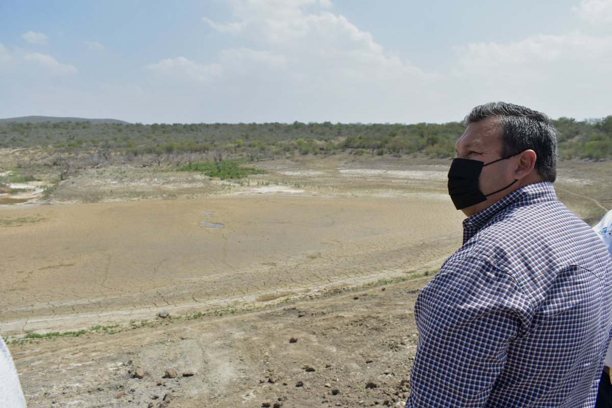 RuralTam_mx's tweet photo. El @GobTam, a través del srio. @LongoriaAriel constató la rehabilitación total de la presa "Los Pedros", en #Mendez #Tamaulipas.
Estas adecuaciones permitirán albergar 425 mil metros cúbicos, beneficiando a más de 1,100 habitantes.
#TamCrece
#RuralTam https://t.co/7byK4EWx33