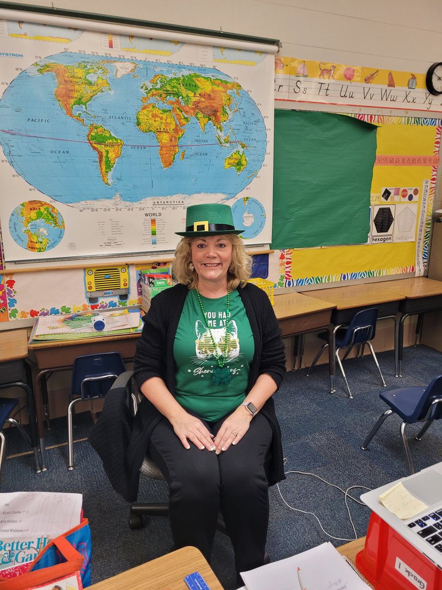 Green and Jeans &amp;
Purple for Lola Levine
Phillips faculty and staff celebrated throughout the day with sweet treats!
#OneSchoolOneTeam