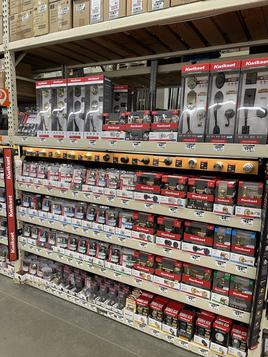 Bendotts's tweet image. #Team4040 Hardware came to play today with several Perfect bays in door Locks @hamann50dennis and his team focused on packdown and having product ready for our customers #PerfectBay @RLM4040 @blkubes @ryan_quam @MattClarkeTHD @jessica_witte_