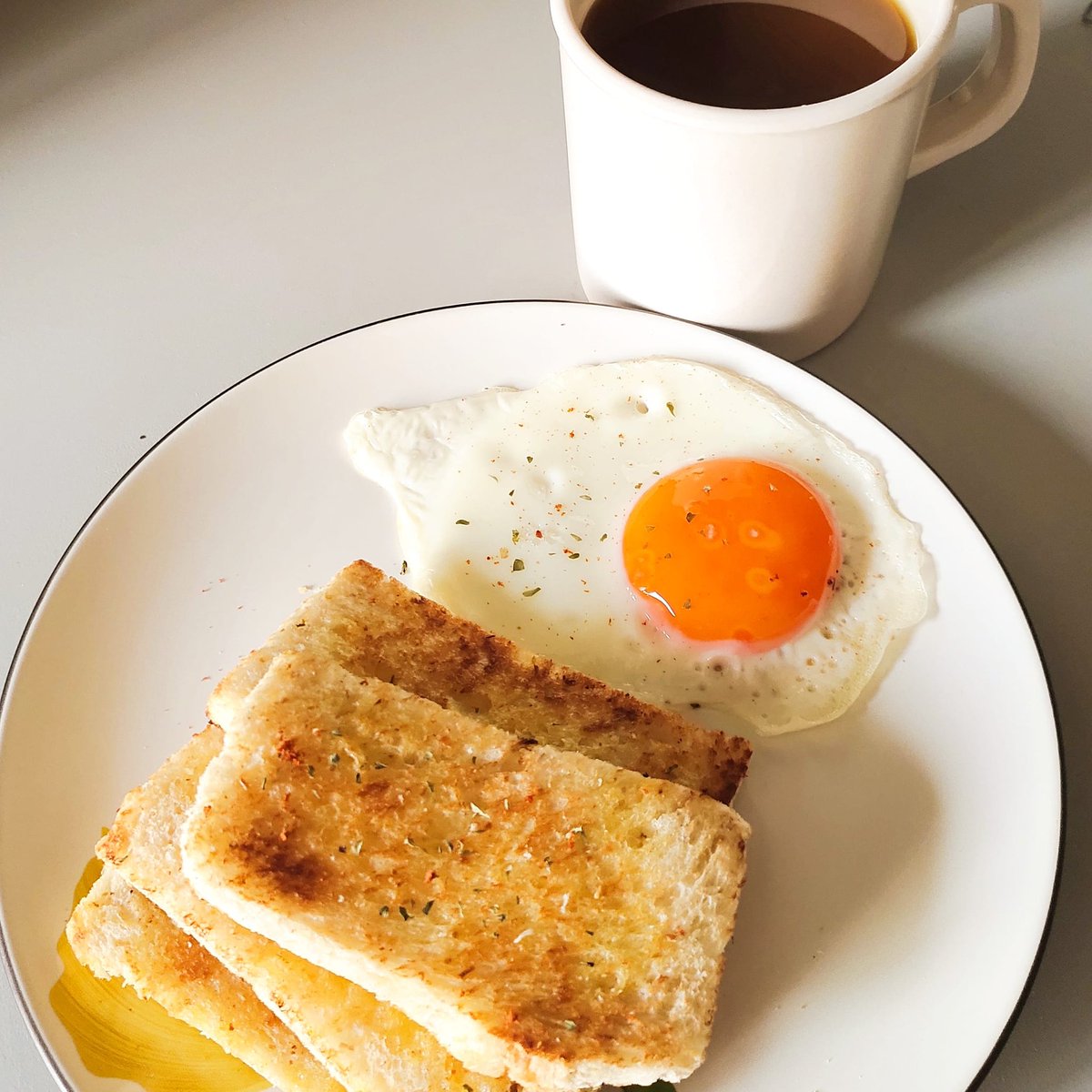 imnnha's tweet photo. Sarapan dulu, guys.
#homemade #homecook #garlictoast #sunnysideup #egg #roti #rotibakar #telur #telurmatasapi #healthyfood #healthylife #livinglife #livinginstyle #makan #makanan #masakanrumahan #masak #sarapan https://t.co/WFCBdjIPaz