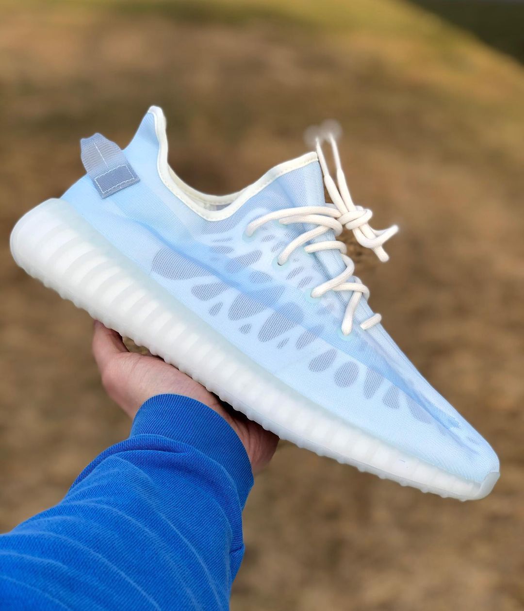 To adapt Deplete Highland JustFreshKicks on Twitter: "In Hand Look at the adidas Yeezy Boost 350 V2  "Mono Ice" https://t.co/zxhyTfGxvk https://t.co/UCEgp7QDIf" / Twitter