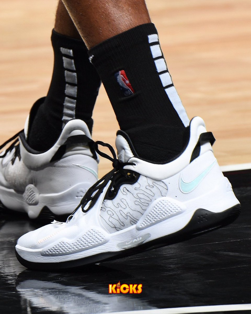 nike pg 5 on feet