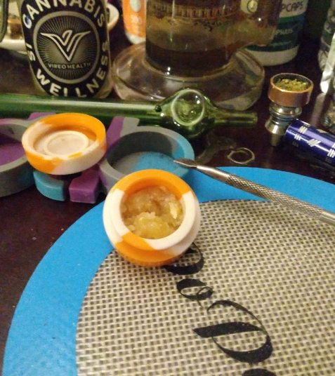 Budder and a nice lil bowlpack 🤤 #girlsthatdab #girlsthatsmokeweed #CannabisCommunity  #stnrdys #highhumpday #StayLifted #smokeweedeveryday #cannabisismedicine