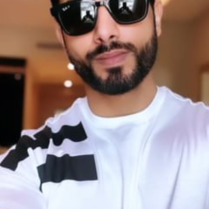 RakhikumariKum1's tweet photo. Rooting for this DAPPER DUDE #Sharadmalhotra 

#Bestactor #MostPopular #IconicStylishMan 

#iconicgoldawards2021 #IconicGoldAwards #BLAwards2021 @bollywood_life 

#veeranshusinghania #cheel in naagin5. https://t.co/znRuEZJLNS
