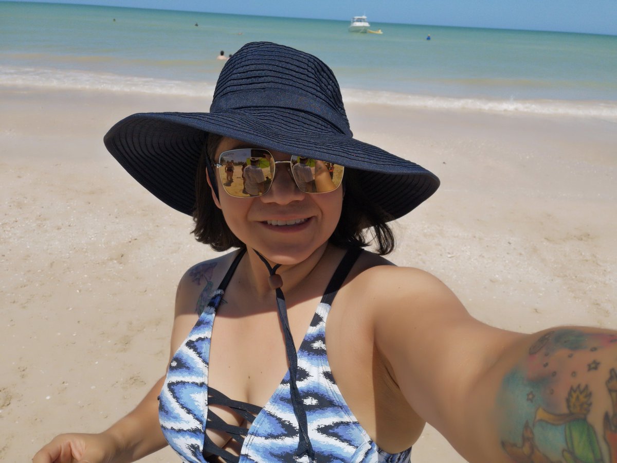 NancyColli's tweet image. Si no subiste tu foto en la playa por el puente, fracasaste como #godinez #Playa #covid #Yucatán #Sisal