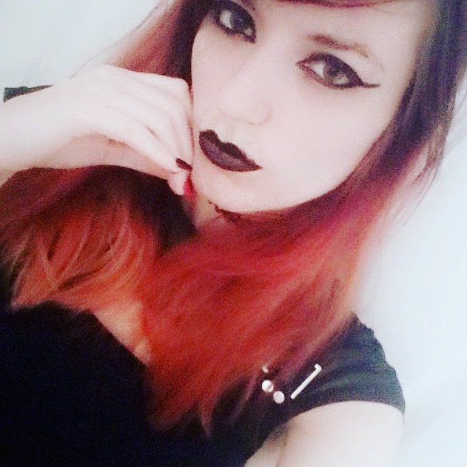 I don't look too shabby when I get gothed up  As always link in the bio 😘🖤 #onlyfans #gothgirl #gothgf<a href="/tag/eyeliner"class="tags"><span>#eyeliner</span></a><a href="/tag/redheads"class="tags"><span>#redheads</span></a><a href="/tag/blacklips"class="tags"><span>#blacklips</span></a><a href="/tag/gothgirl"class="tags"><span>#gothgirl</span></a><a href="/tag/greeneyed"class="tags"><span>#greeneyed</span></a>