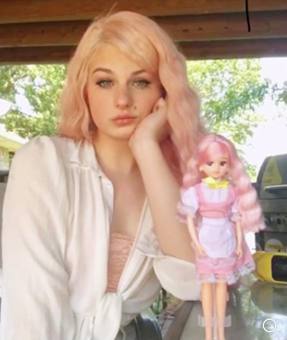 SHOW ME YOUR RANGE BUT MAKE IT YOUR HAIR https://t.co/ptRvWUVkNh<a href="/tag/newprofilepic"class="tags"><span>#newprofilepic</span></a>