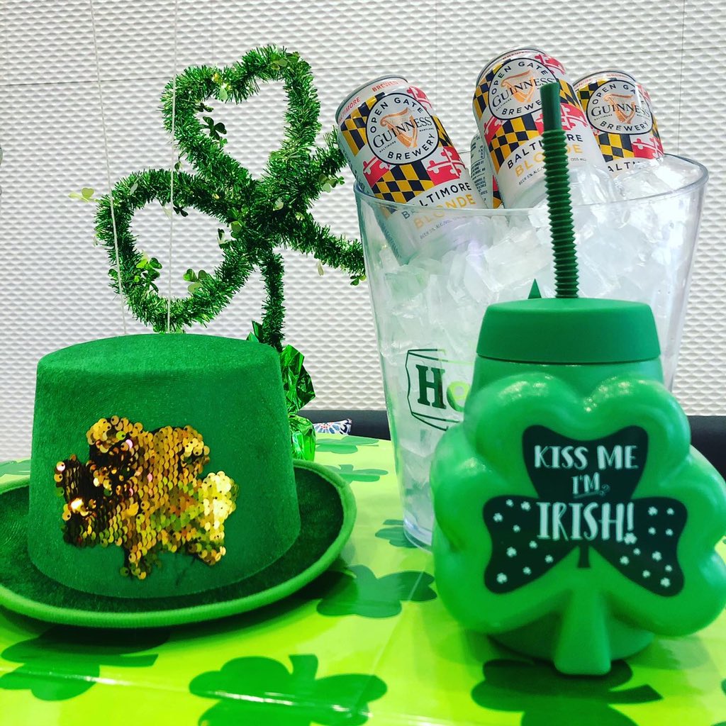 Thanks to our residents for joining our walk-thru #stpatricksday #happyhour in the lobby, and thanks to <a href="/louscitybar/">Lou's City Bar</a> for the Guinness Blonde! Sláinte!