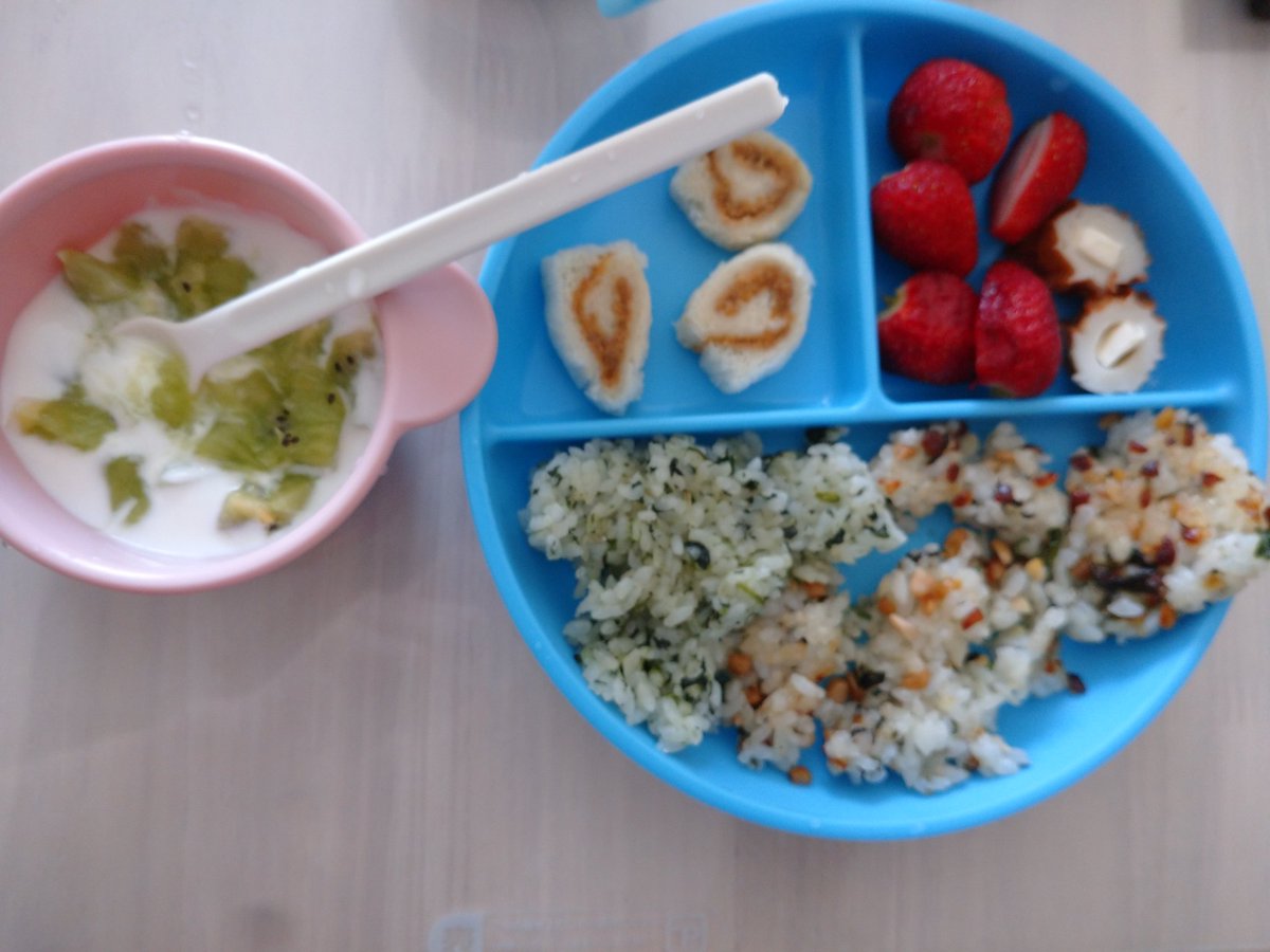 や ぎ 離乳食214日目 キウイヨーグルト きな粉バナナのぐるぐるパン いちご ちくわチーズ ほうれん草とチーズのご飯おやき 納豆と玉ねぎとのりのご飯おやき マイペースで食べて 5時に起きてたからか途中で寝そうになってたwゆっくりだけど 朝にし や ぎ 離乳食214日目 キウイヨーグルト きな粉バナナのぐるぐるパン いちご ちくわチーズ ほうれん草とチーズのご飯おやき 納豆と玉ねぎとのりのご飯おやき マイペースで食べて 5時に起きてたからか途中で寝そうになってたwゆっくりだけど 朝にし