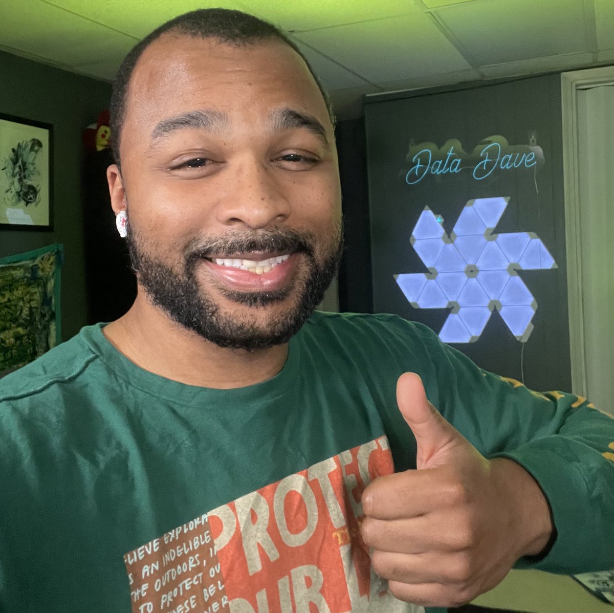 For my birthday today. I want to win hivemind. We’re live on Twitch competing in the grand finals. Let’s win as a community and feel free to come through! Let’s do our best and get the the first dub of being 29!