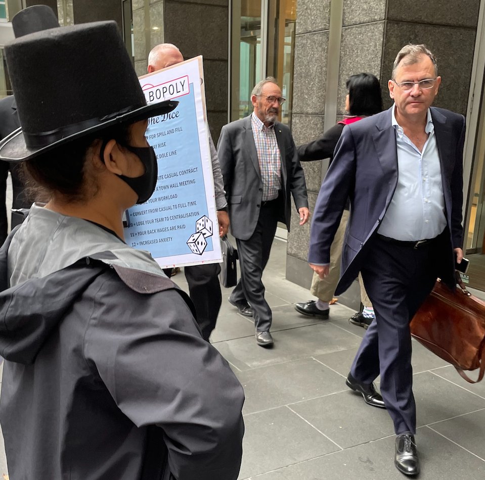 Snap action @unimelb leaders retreat today, <a href="/NTEU/">Nei til EU</a> UniMelb Branch acting VP Annette Herrera, "The only ZERO tolerance coming from the VC at Melbourne Uni are the number of zeros tolerated in their million dollar salary and mansion.”