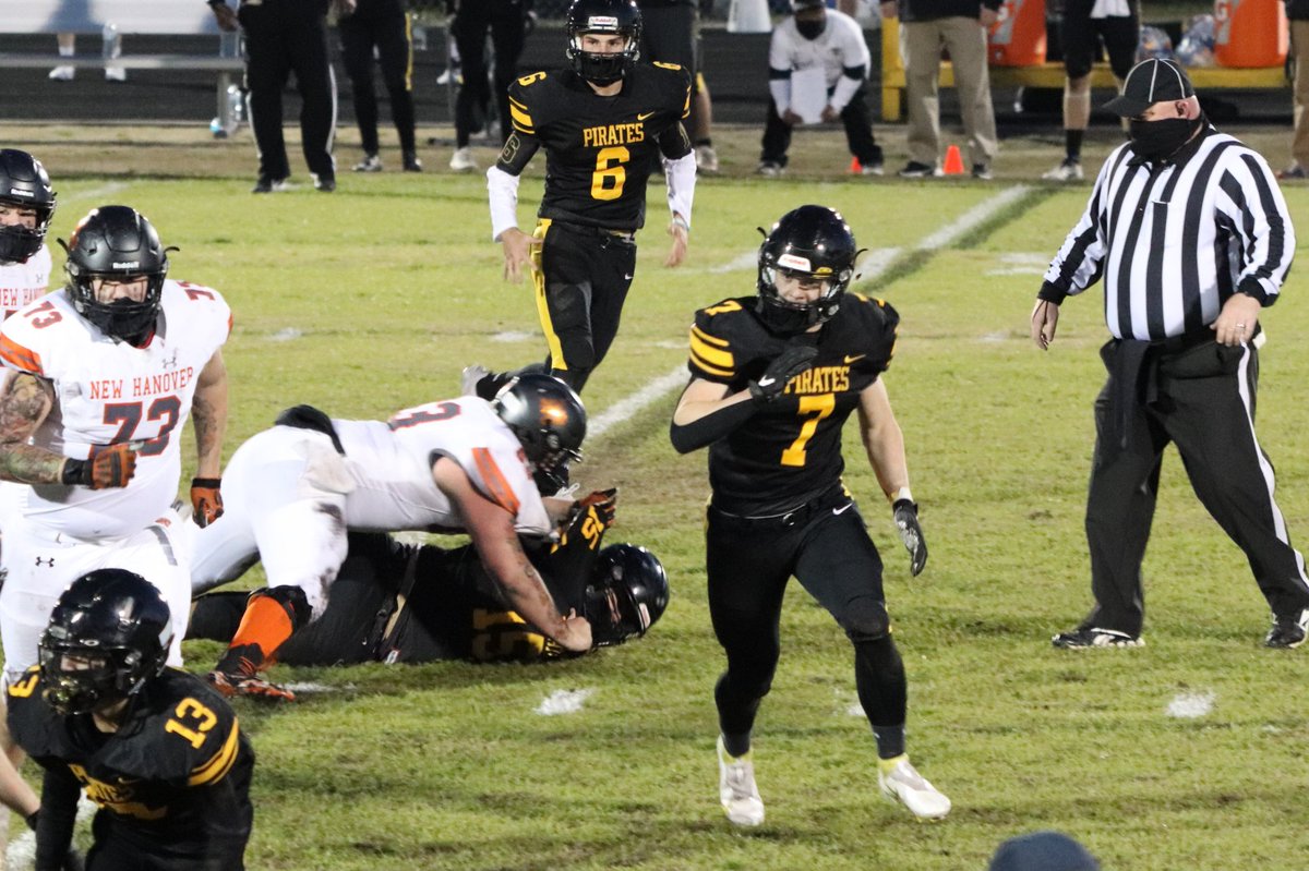 Ready to get some more pancakes Friday night!🥞🔶️🔶️🔶️ @NHHSFootball21