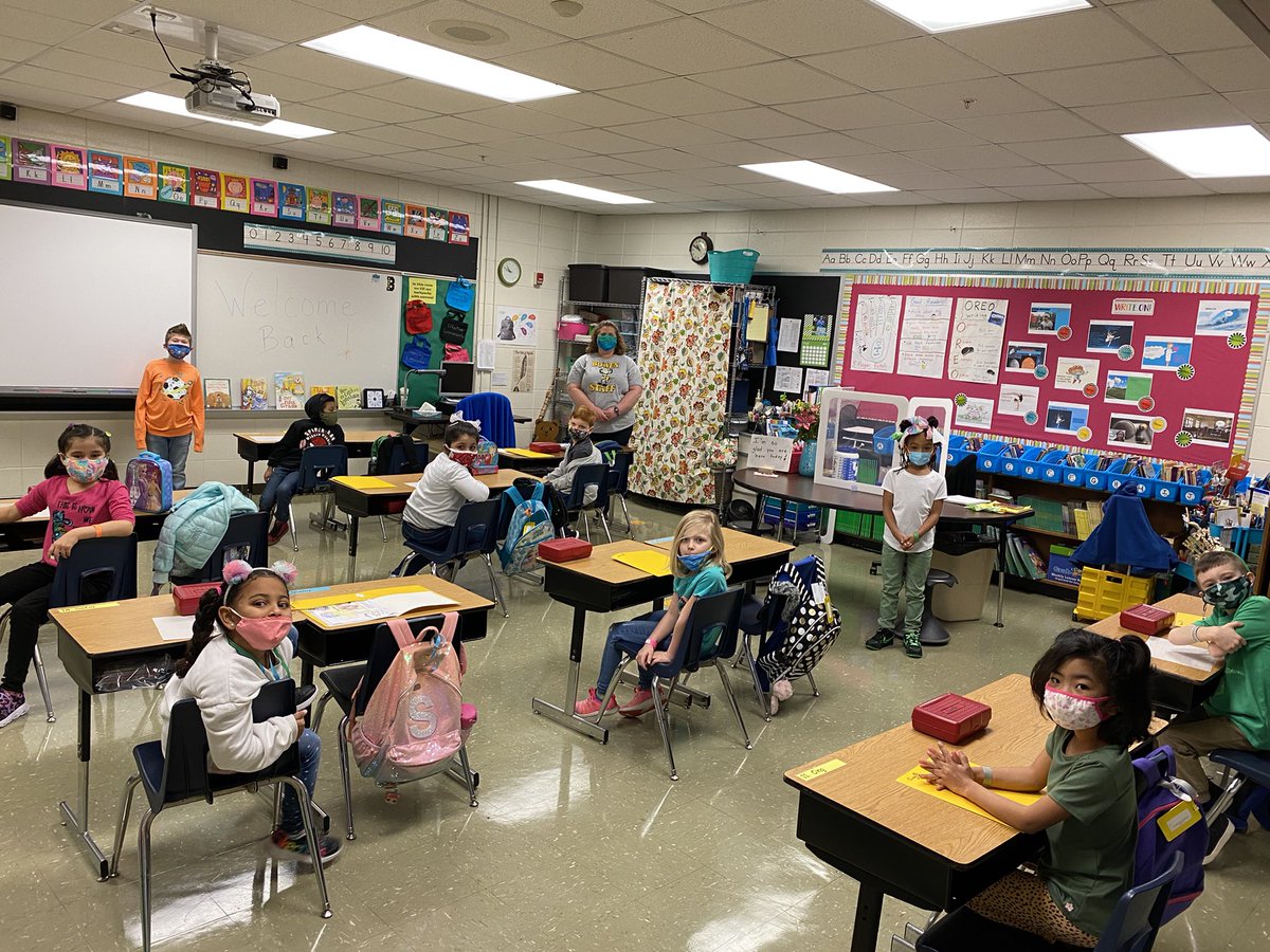 BowenBees's tweet photo. We had an amazing first day of in-person school with our K-2 Group A students! Take a peek inside their classrooms. We are ready to greet our K-5 Group B students tomorrow! https://t.co/LpTAkwpoJ2