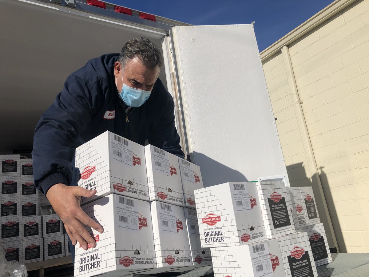FRFOmaha's tweet photo. Huge thank you to @OmahaSteaks for supporting the First Responders Foundation and First Responders throughout the metro area. First responders love their fabulous beef jerky and we are proud to partner with Omaha Steaks! #Supportred #Supportblue #SupportGold https://t.co/zv4fT4wgHk