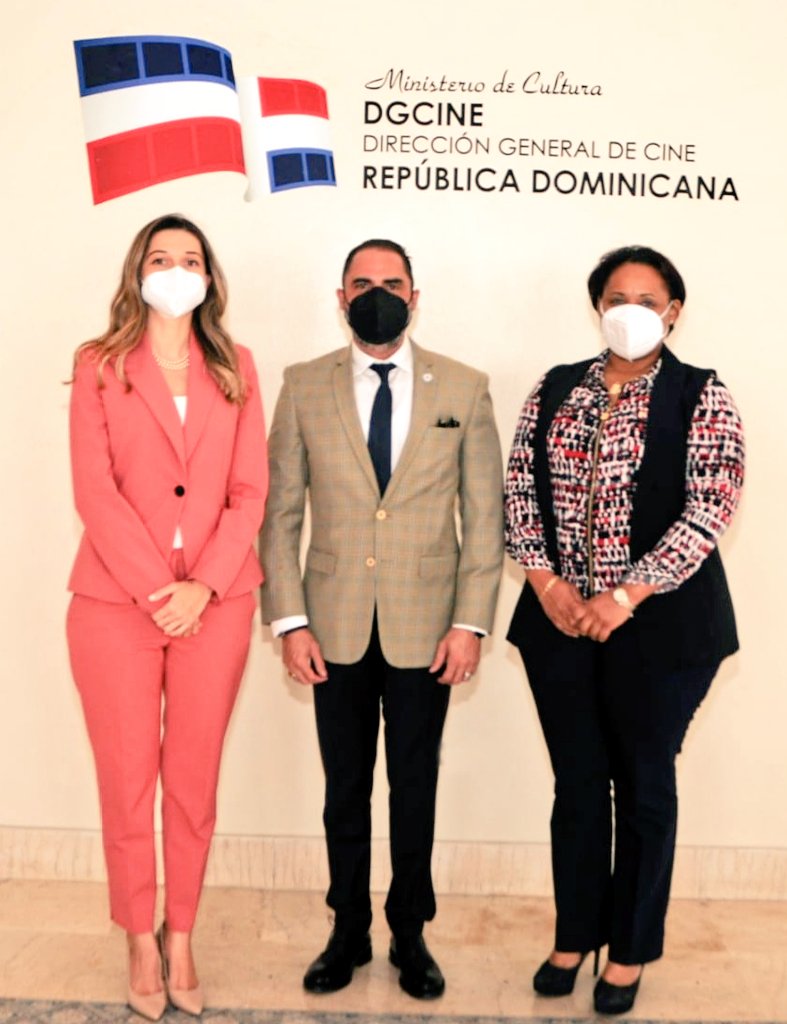 DRI_MINERD's tweet photo. Ayer nos recibió la Direct. Gral. de @DGCINERD, Sra. @mariannavargasg. Con ella acordamos trabajar proyectos de inclusión en favor de nuestros juvenes, como es el deseo del ministro @RobertoFulcar. Nos hicimos acompañar por la Viceministro Adm. de @EducacionRDo, @ClaritzaGloria https://t.co/qrQ1CbVNUd