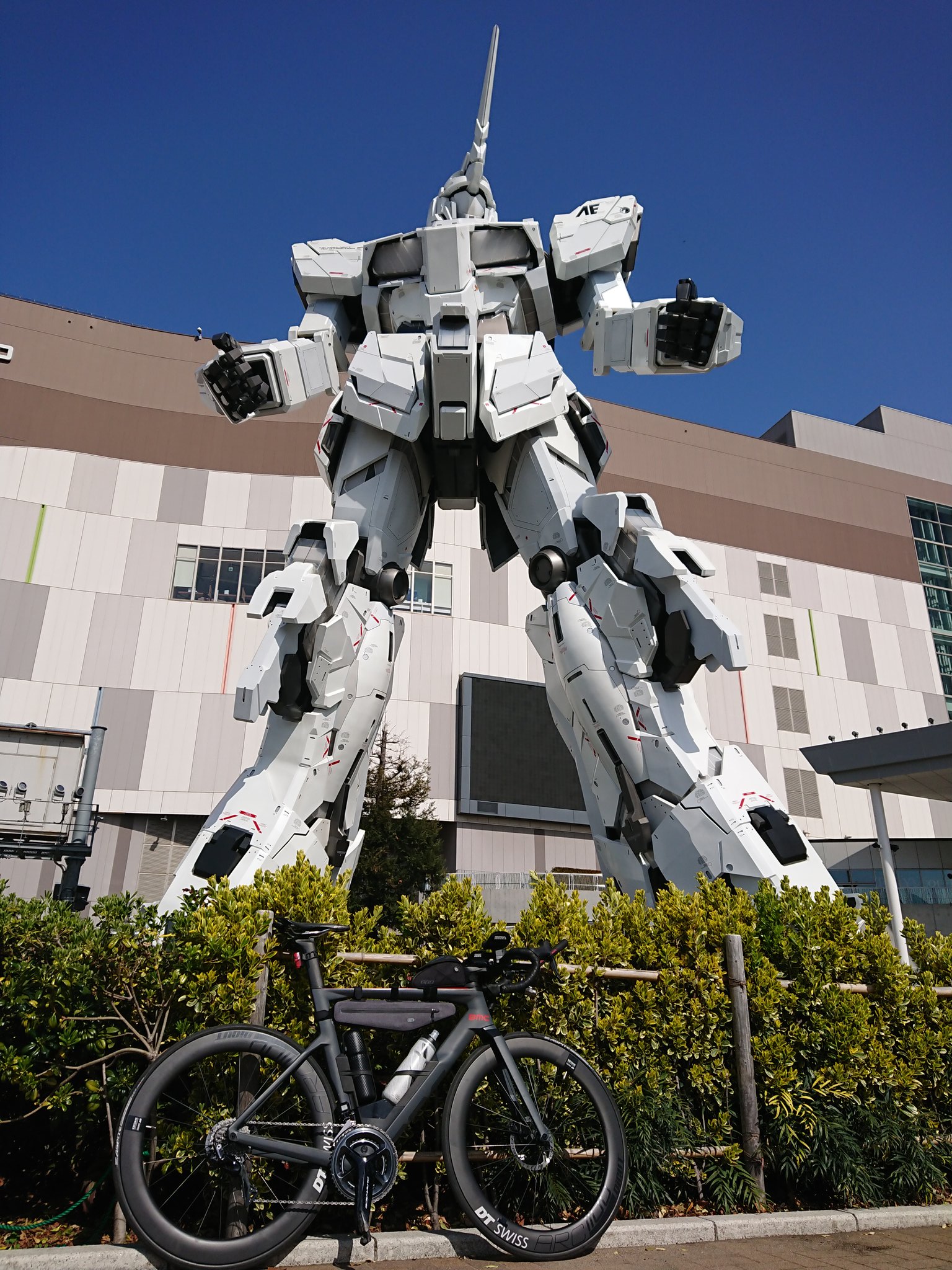 Twitter এ スリッピー 埼玉の深谷からはるばる来たぜ ユニコーンガンダム ロードバイク お台場 ガンダム T Co Xgzkuimws7 ট ইট র