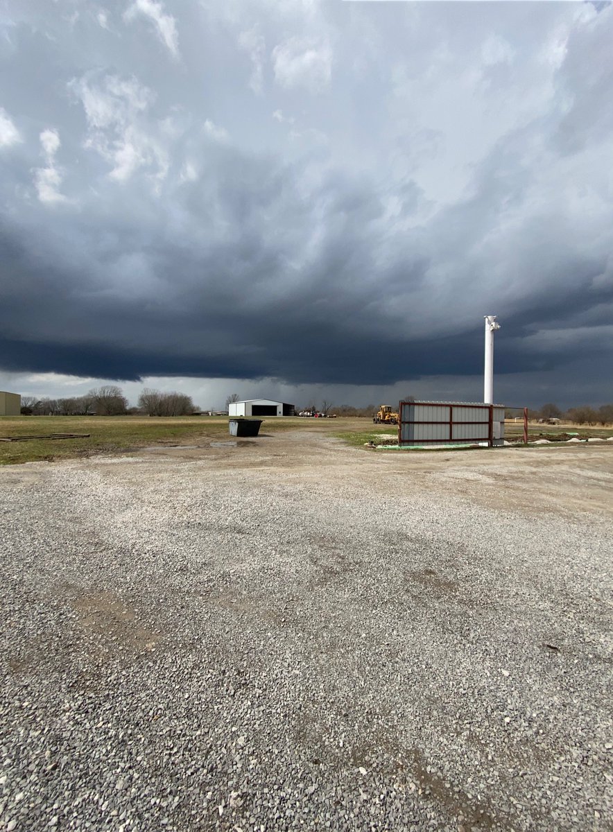 alyssa1019's tweet photo. @MikeCollierWX We live about 1 mile west of the Doppler  tower in Inola On East West 580 road. This was the tornado warned storm That stayed just to the west of us. It was crazy how it would get cool outside and then warm up really quick! https://t.co/rxbpnntkjb