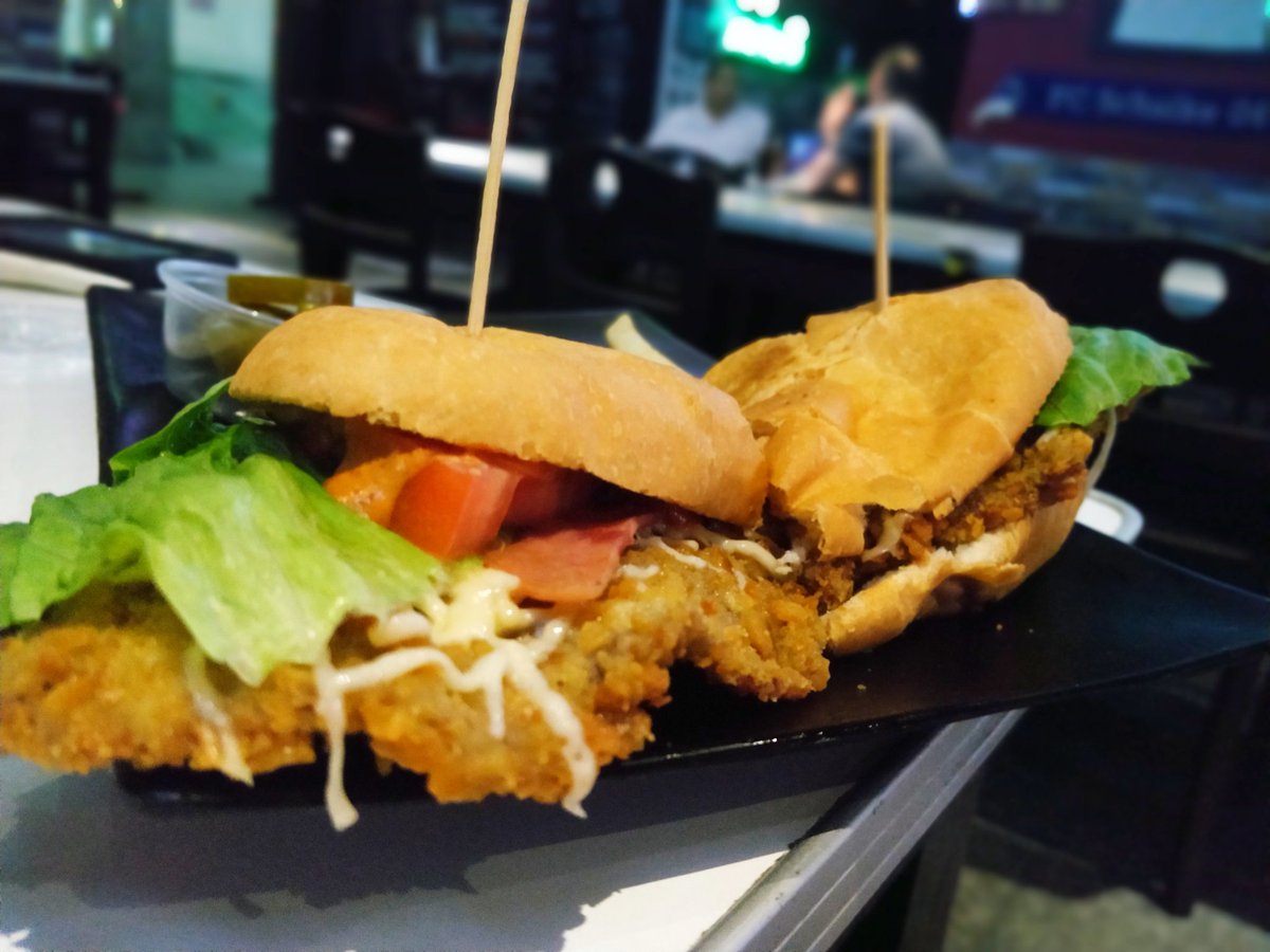 santiago4kd's tweet photo. ¿Adivinen donde estoy?
Torta de milanga única en su tipo🔥
#CulturaTabernabeu
Volví a casa 🍺🍺
#LaBarrabrava🥪 https://t.co/9Uyg9iHshL