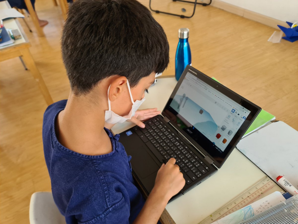 sassamakee's tweet photo. In Year 4 the students are creating a #3D representation of the three states of matter. After researching ways to visualise these, we use @tinkercad to create our own 3D Models using basic geometric forms. #MakerEd #MakerSpace #STEM #STEAM #Innovative #CreationOverConsumption https://t.co/s0EIyP5Tqn