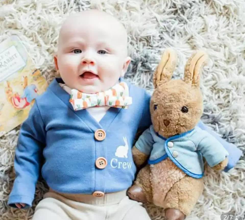 younghugs20's tweet photo. This 3 piece set includes this exquisite sweater, pair of pants and boys onesie. 
☺️☺️ exclusively on ☺️☺️https://t.co/XRkG9aV1jv
#babyoutfits #kidsclothing #bunnysweater #EasterBunny #easterclothes https://t.co/lqwvMZnfJW