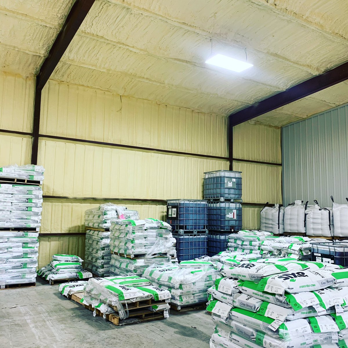 We are getting down to the short rows in the seed warehouse! This place was packed with seed a only a few weeks ago. #plant21 is done for most in central and south TX, and still chugging along trying to beat the next rain in NE Texas. #plant21 🌽💪