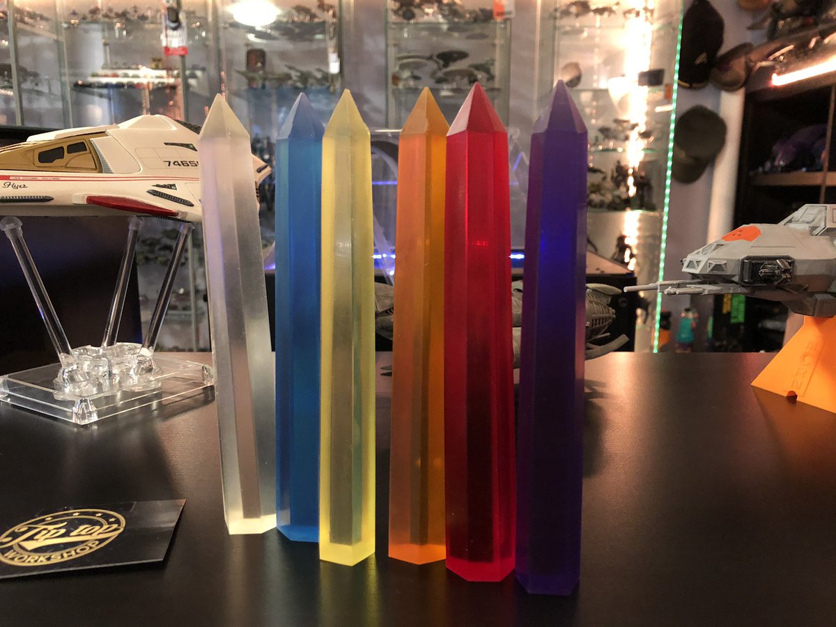 GeekToyLove's tweet photo. Very fun #mailcall today! From the @TT_Workshop a complete set of Goa’uld control crystals and a human made control crystal. (It’s possible they weren’t actually called that in the shop tho 😝)
Very happy with the experience with my 2nd purchase from this shop https://t.co/EicfuxmbOs