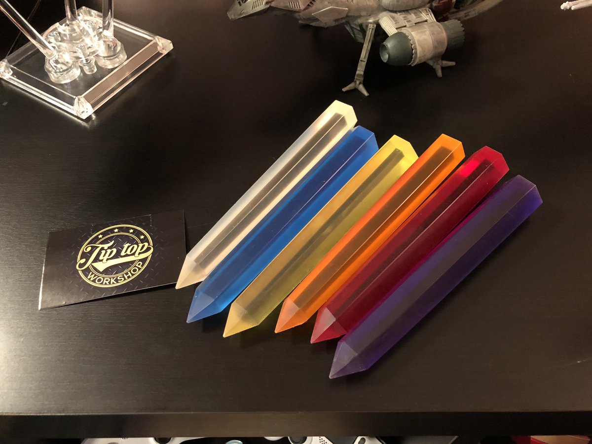 GeekToyLove's tweet photo. Very fun #mailcall today! From the @TT_Workshop a complete set of Goa’uld control crystals and a human made control crystal. (It’s possible they weren’t actually called that in the shop tho 😝)
Very happy with the experience with my 2nd purchase from this shop https://t.co/EicfuxmbOs