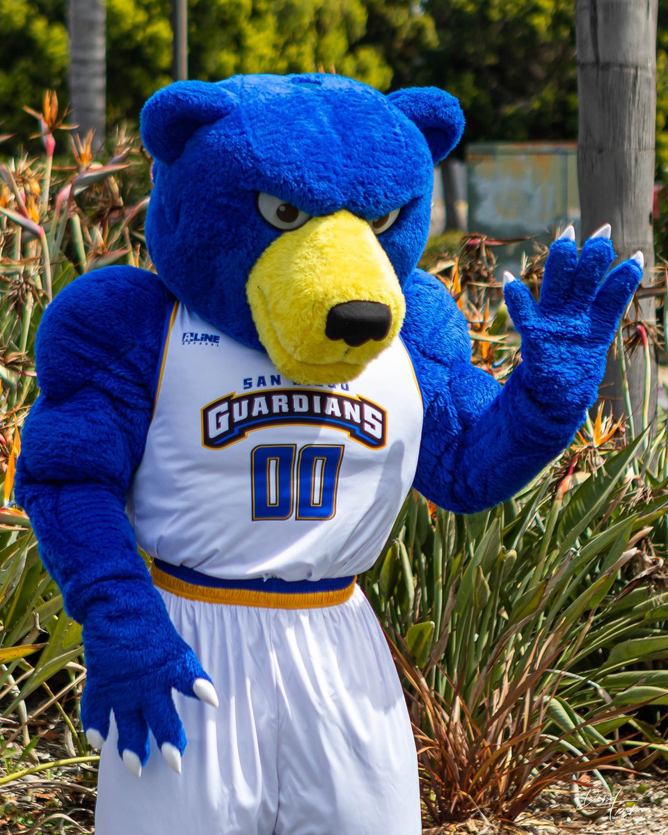 Fun morning hanging out with the <a href="/TheSDGuardians/">San Diego Guardians</a> educating the public on the team and upcoming season. 

📸: <a href="/DavidFrerker/">David Frerker</a>