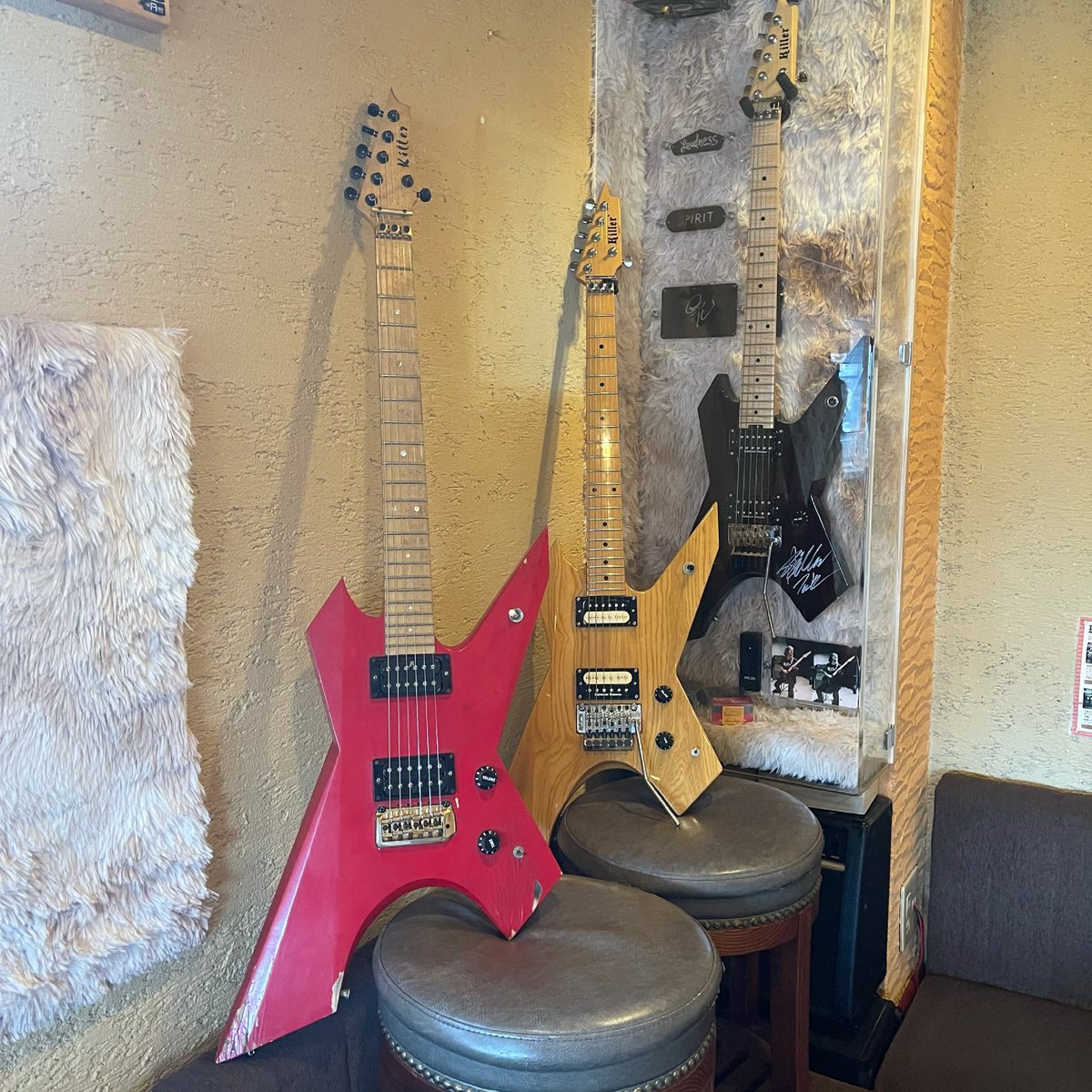 nalu_coffee's tweet photo. KillerGuitars
元気の源!
弾いても眺めてもサイコー!
いつも囲まれているので毎日が楽しい!!
#高崎晃 #KillerGuitars #KG_Prime #KG_Stallion #KG_Prime_Prototype #LOUDNESS https://t.co/yDHK6EMp3d