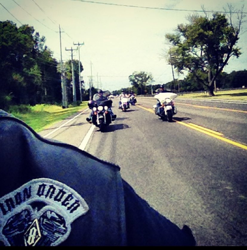 iomc915's tweet photo. BROTHERHOOD #ironordermc #harleydavidson #clublyfe #motorcycles #Brotherhood https://t.co/lkRKUay2sX