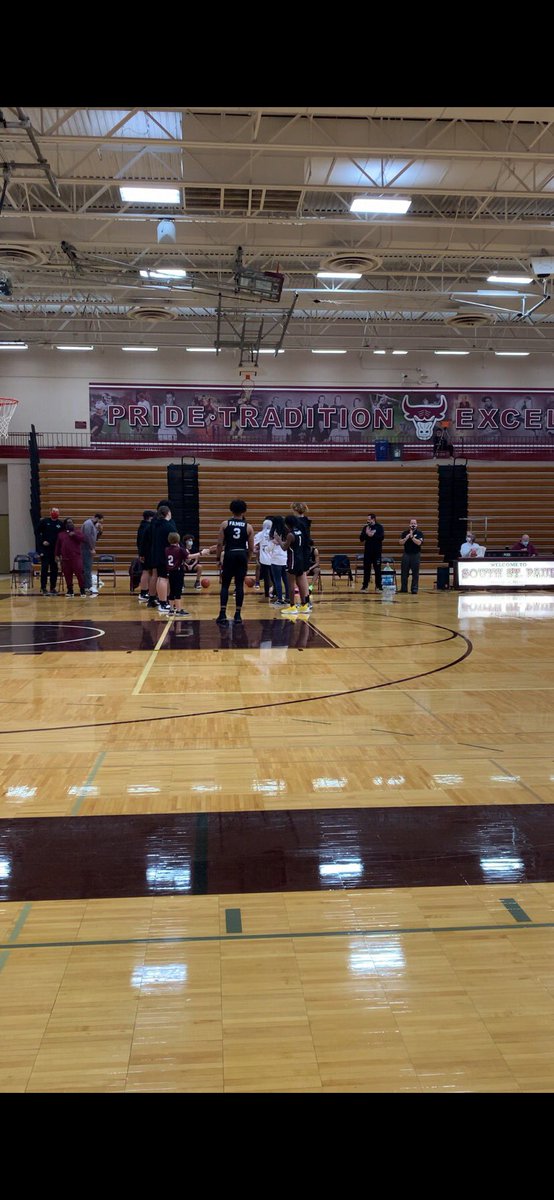 We open section play with a 100-71 victory over Bloomington Kennedy; we advance to play Acadamey of Holy Angels in the section semifinals on Saturday. 

#SouthSideStampede