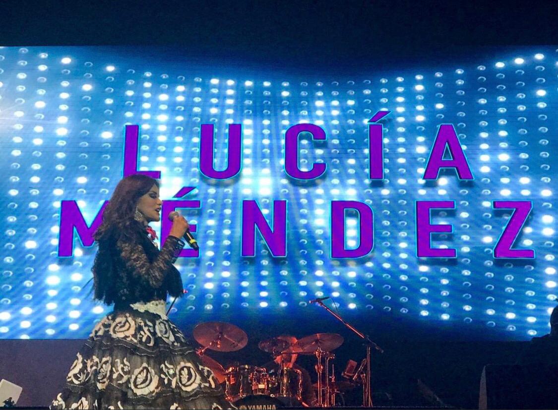 Noel62713581's tweet photo. #MiercolesDeFans de #LaDivaDeMéxico para homenajear la Exitosa Trayectoria como Cantante de @LuciaMendezOf quien se ha presentado en los lugares más importantes #MadisonSquareGarden #UniversalAmphitheatre #ViñaDelMar #BellasArtesPuertoRico #AuditorioNacional
❤️#MonterreyTeAma https://t.co/7NaP2TPotL