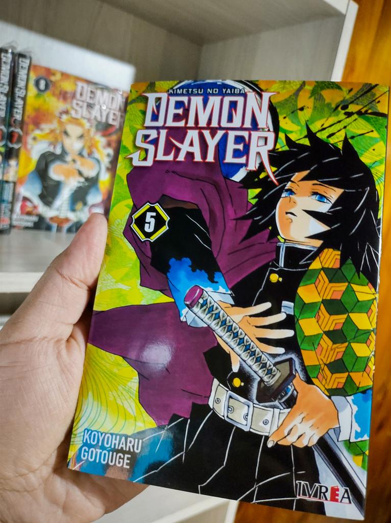 atiliogg_1995's tweet photo. 💥🌊✨ @ivreality 👏
.
.
.
#manga #demonslayer #kimetsunoyaiba #tomo5 #mangareview #fotosybibliotecas #artymomements #coleccionenproceso #fuaaalocooooo https://t.co/Juzp0LrS0t