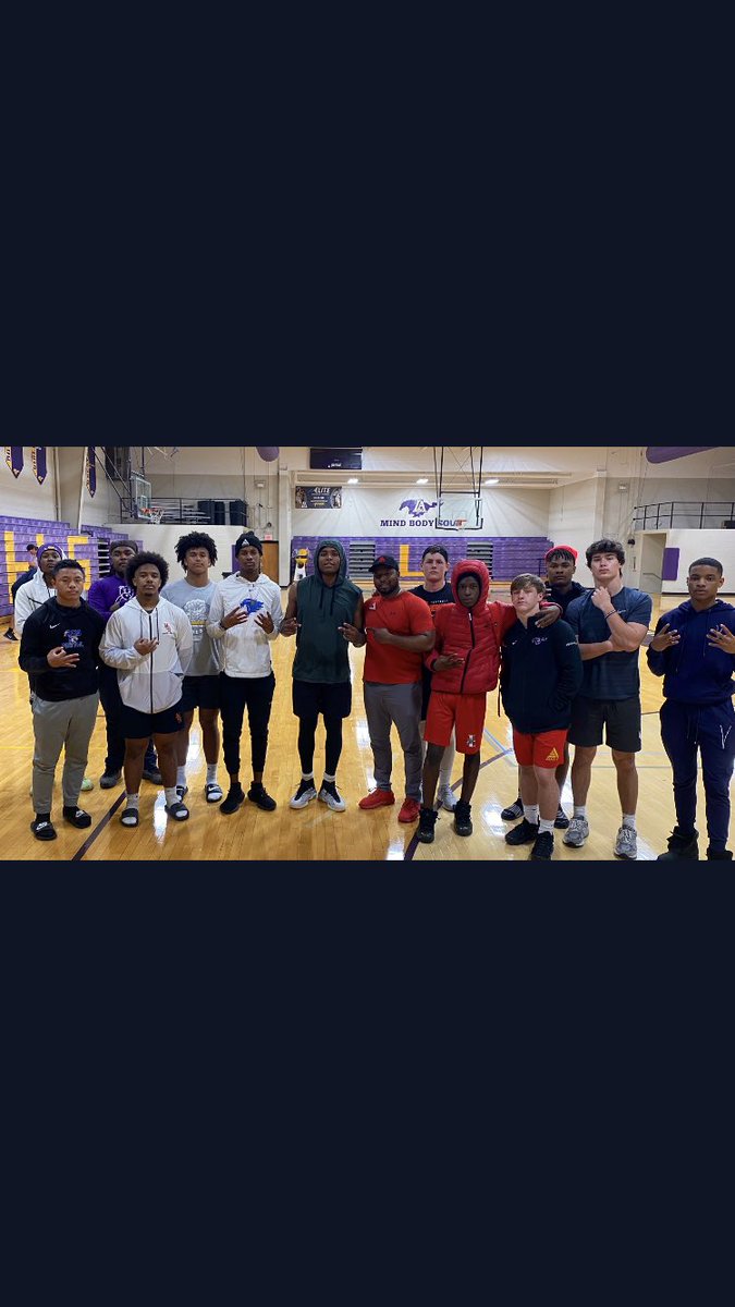 Ant_Winning's tweet photo. More then honored to have met the best CB in the league today 🦅🔺 https://t.co/sxAlvPv8M3