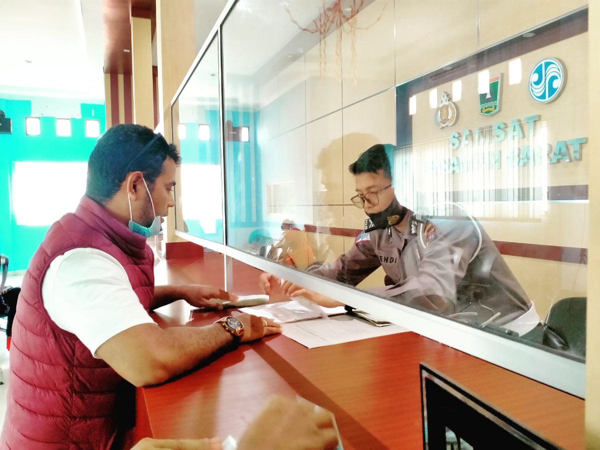 AlbarDafitra's tweet photo. Giat pelayanan samsat https://t.co/8NuA9rQ4gf