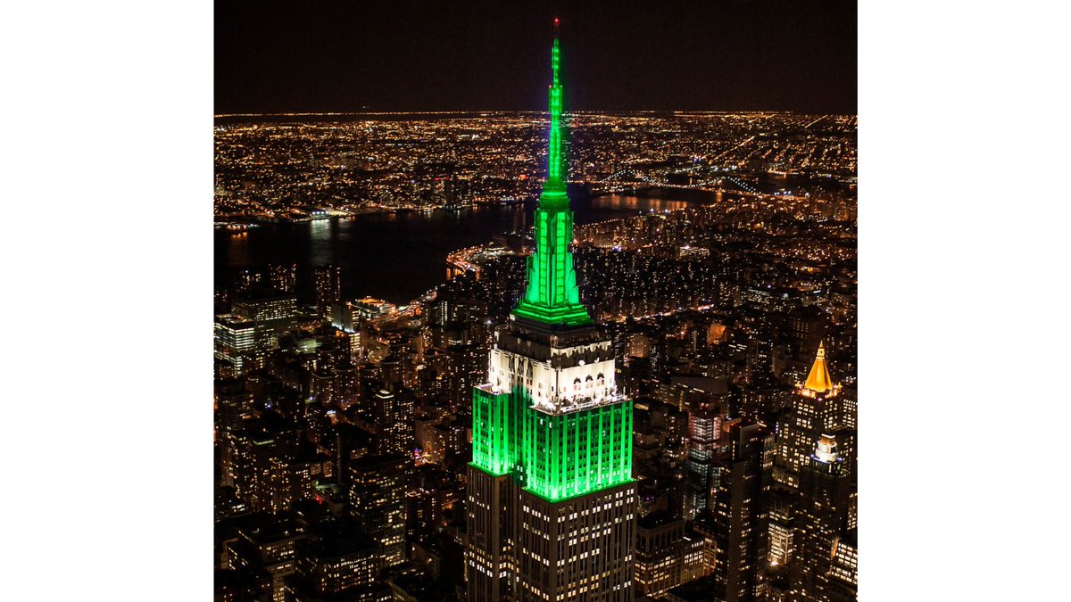 Roger Smith Hotel tweet media