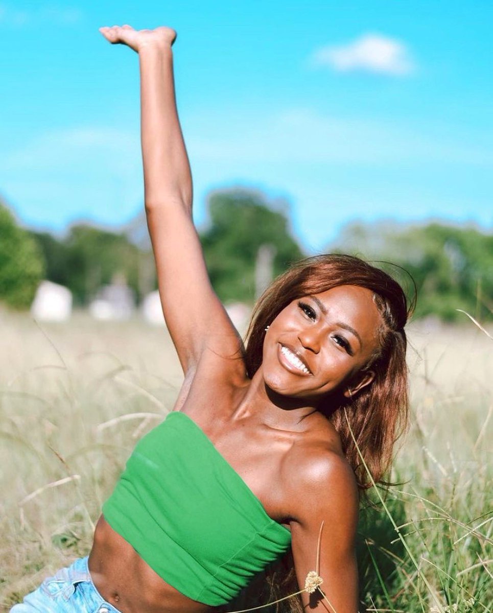 ntxdancers's tweet photo. Wishing you a pot o' gold and all the luck your life can hold!!!! Happy St. Patrick’s Day #UNT Family💚☘️✨
(open pic #4 for good luck😉) 
#stpatricksday #gmg #ntxdancers https://t.co/Wny0dSuFYB