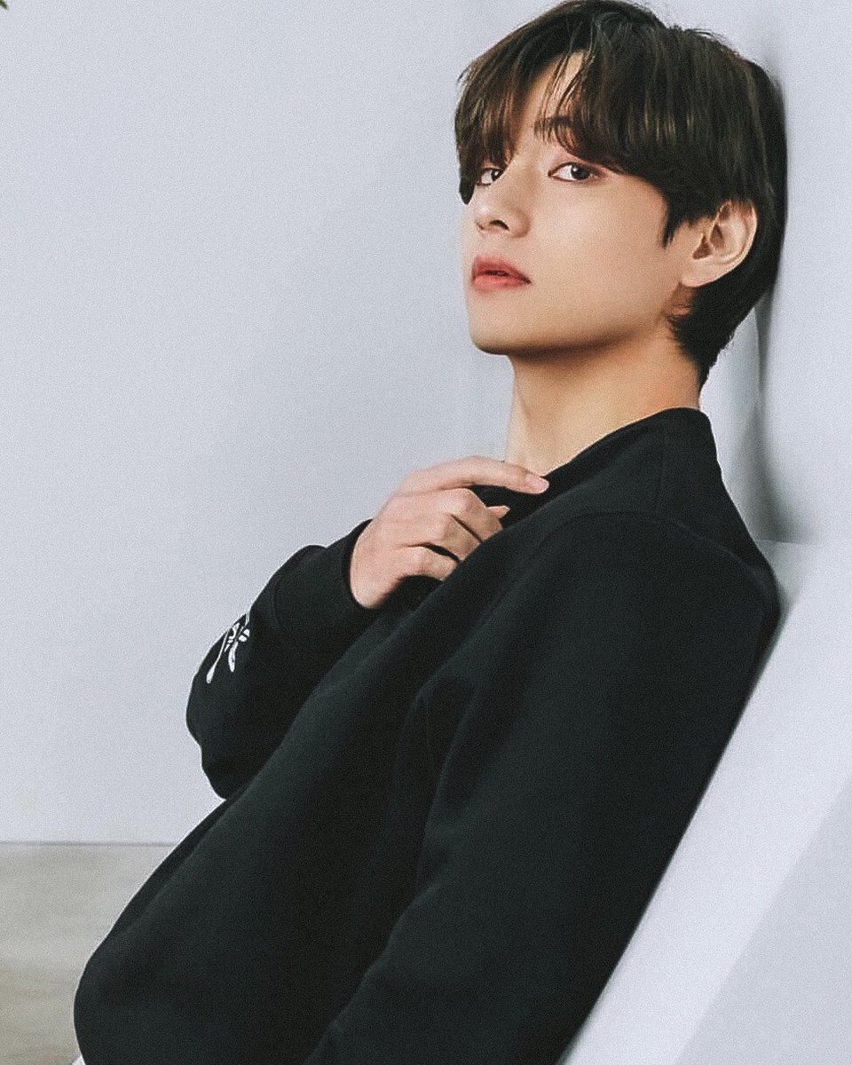 taeteland's tweet photo. unreal #v https://t.co/tk1KKS7noe