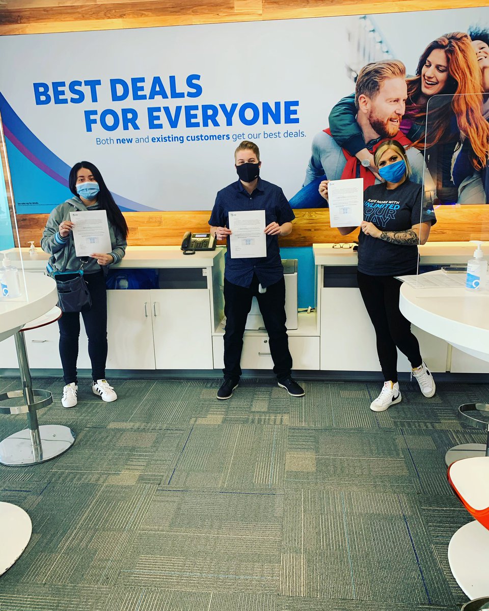 TabithaSizemo14's tweet photo. Another day Another #FlyerDrop. Flyer dropping with the East Wash store to drive business into our locations and serve our customers the right way everyday! 🌊🔥 #SignatureFlyers #MakingWaves #MoneyMoves @GreaterLakesMkt @theeastregion @ATT https://t.co/6vOEYVju4C