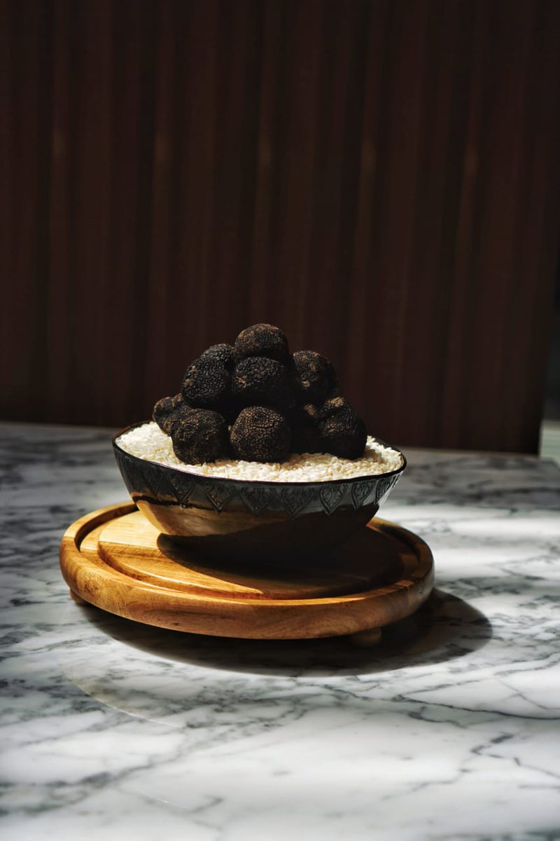 hyattregency_pp's tweet photo. Truffles boast an impressive array of nutrients in their profile and are high in vitamins and minerals such as vitamin C, phosphorus, sodium, calcium, magnesium, manganese and iron. Take advantage while supplies last at Market Cafe.....#HyattRegencyPhnomPenh https://t.co/wKOZgG3Mjd