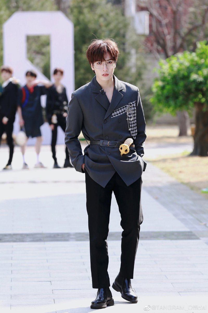 beihonglins's tweet photo. YALL TGM OFFICIAL DROPPED JIANG JINGZUO PICS I’M GONNA CRY HE’S SO HANDSOME 😭😭😭😭😭😭❤️

⇢ [ #姜京佐 | #TANGRAM ]
⇢ [ #青春有你3   | #QCYN3 ] https://t.co/YcJBEKmr2C