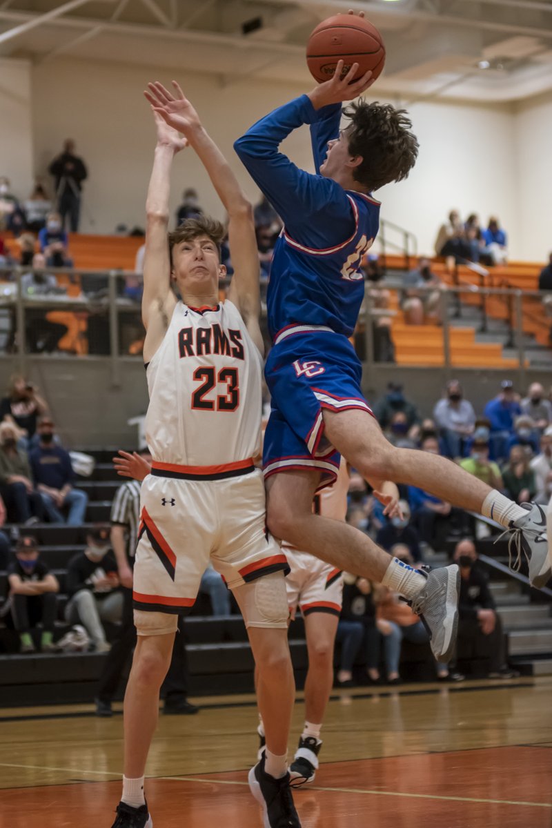 Collier_Photos's tweet photo. Shots from @OfficialLCHS 59-47 overtime win over @raceland_bball in the 63rd District Championship.

@zklemmeADI @SparksWillFly35 @thatphotoguy82 https://t.co/lab49zFe5M