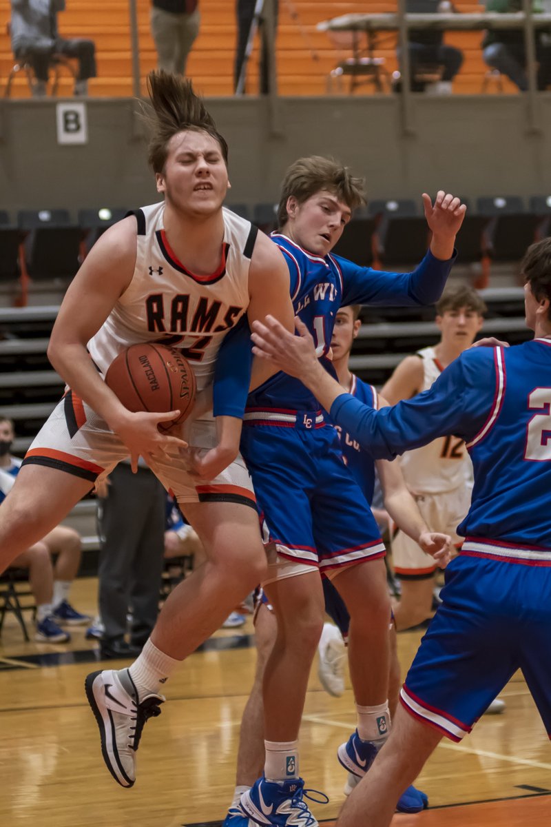 Collier_Photos's tweet photo. Shots from @OfficialLCHS 59-47 overtime win over @raceland_bball in the 63rd District Championship.

@zklemmeADI @SparksWillFly35 @thatphotoguy82 https://t.co/lab49zFe5M