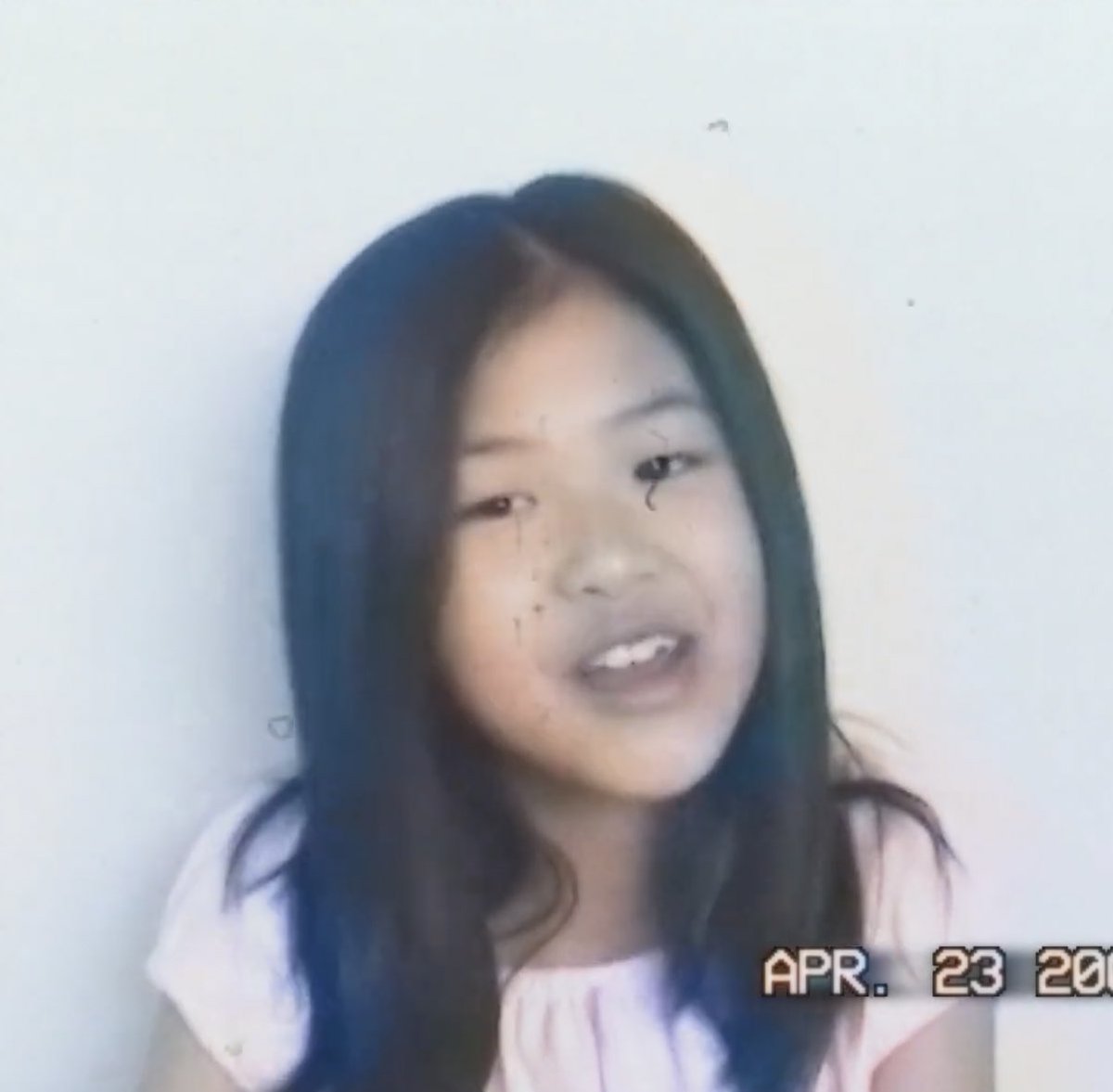 blackpinkbabo's tweet photo. BABY ROSIE 🥺 https://t.co/5YnV1O4nJa