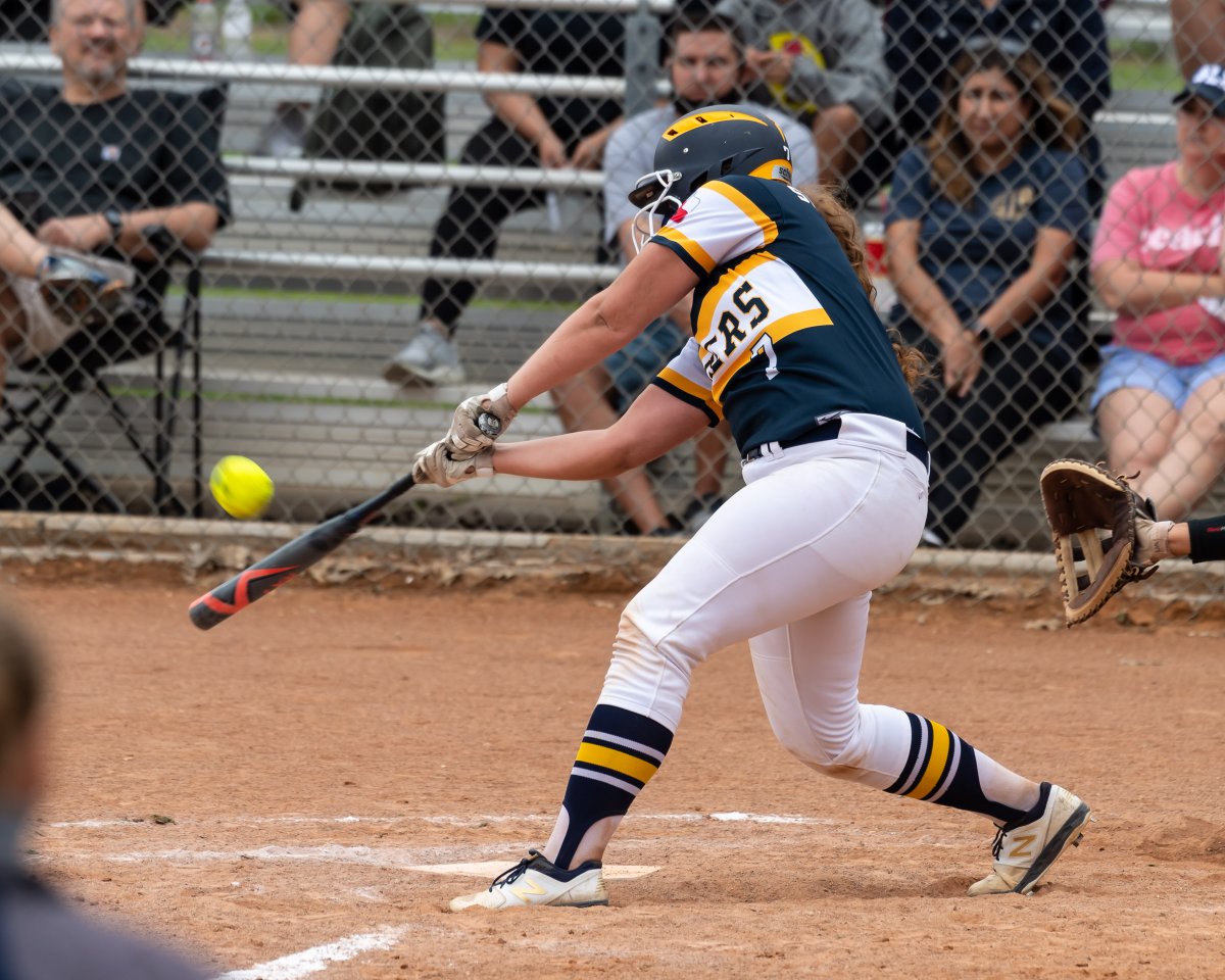 HenryHueyPhoto's tweet photo. Stony Point softball with a 5-1 loss at Round Rock,  3/16/2021.  @RRLeaderSports @varsity_news @FanstandATX @StonyPointHS https://t.co/JINENyKTWz