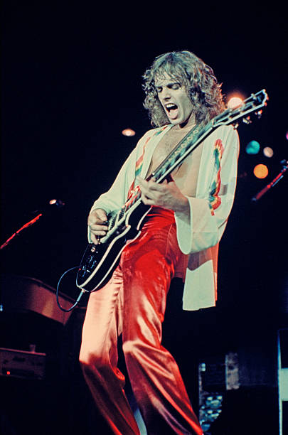 crockpics's tweet photo. Peter Frampton performing at Belle Vue, Manchester on his 'Frampton Comes Alive' tour, October 24, 1976. Photo by Kevin Cummins/Getty Images https://t.co/ChFtDu8pvq