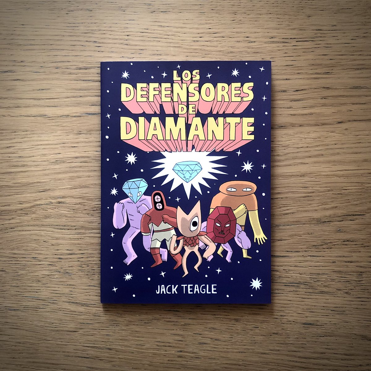 _davidtr_'s tweet photo. 077. Los defensores de Diamante. Jack Teagle. Underbrain Books. 2018. @jackteagle @underbrain #JackTeagle #underbrain #underbrainbooks #comics #comicbook #fanzines #ilustracion #illustration #18Marzo #Year2021 #davidtr https://t.co/8hG4MXU0Mn