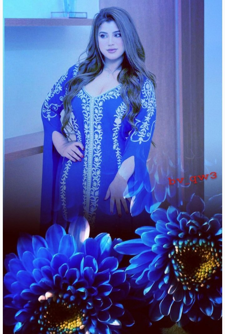 آيت أجمل 
اليسار ايمي <a href="/actuaIlyemmy/">إيمي 🦌 الغزال</a> 
اليمين ندى <a href="/nada_morning/">ندى الصباح 💧</a> 
تصميم @bv_qw3