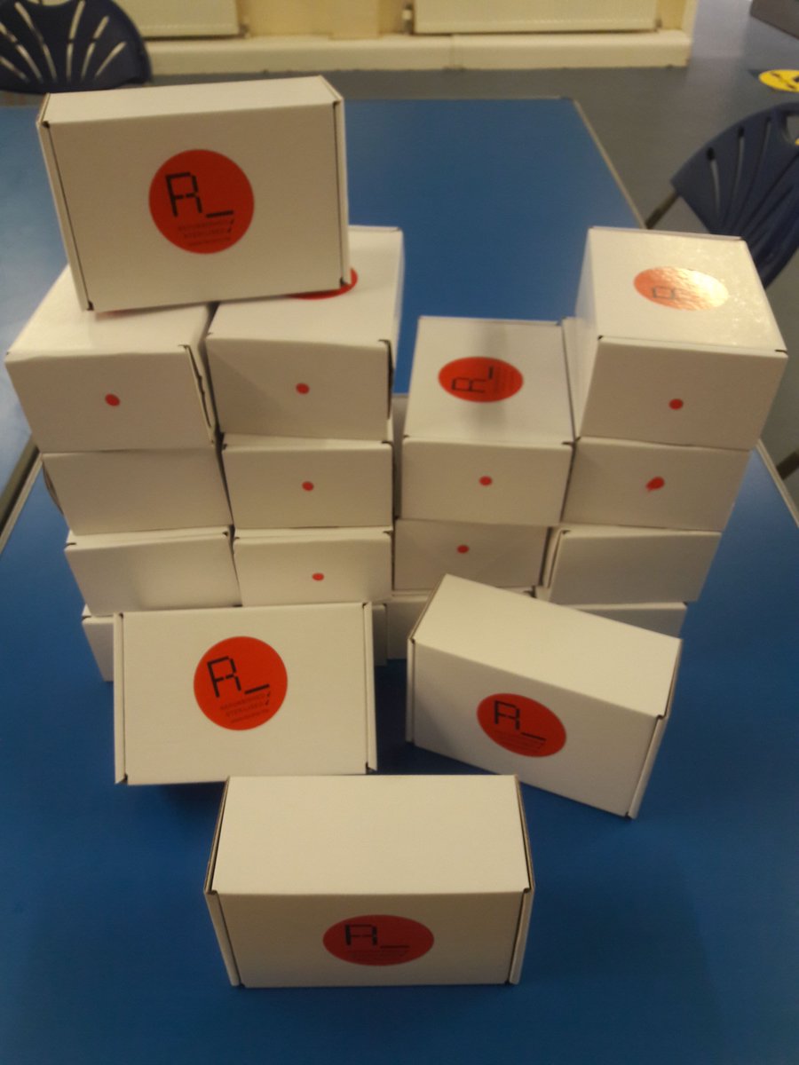 RichmondHillEA's tweet photo. What can we say to @rachalate @O2 @hubbubUK for the kind donation of 20 smartphones and data for our local residents but THANK YOU! These will help people keep in contact with friends and family and reduce isolation. And thanks to Paul for dropping them off. #RHEA #phonefriends https://t.co/mv8kYzf1O3
