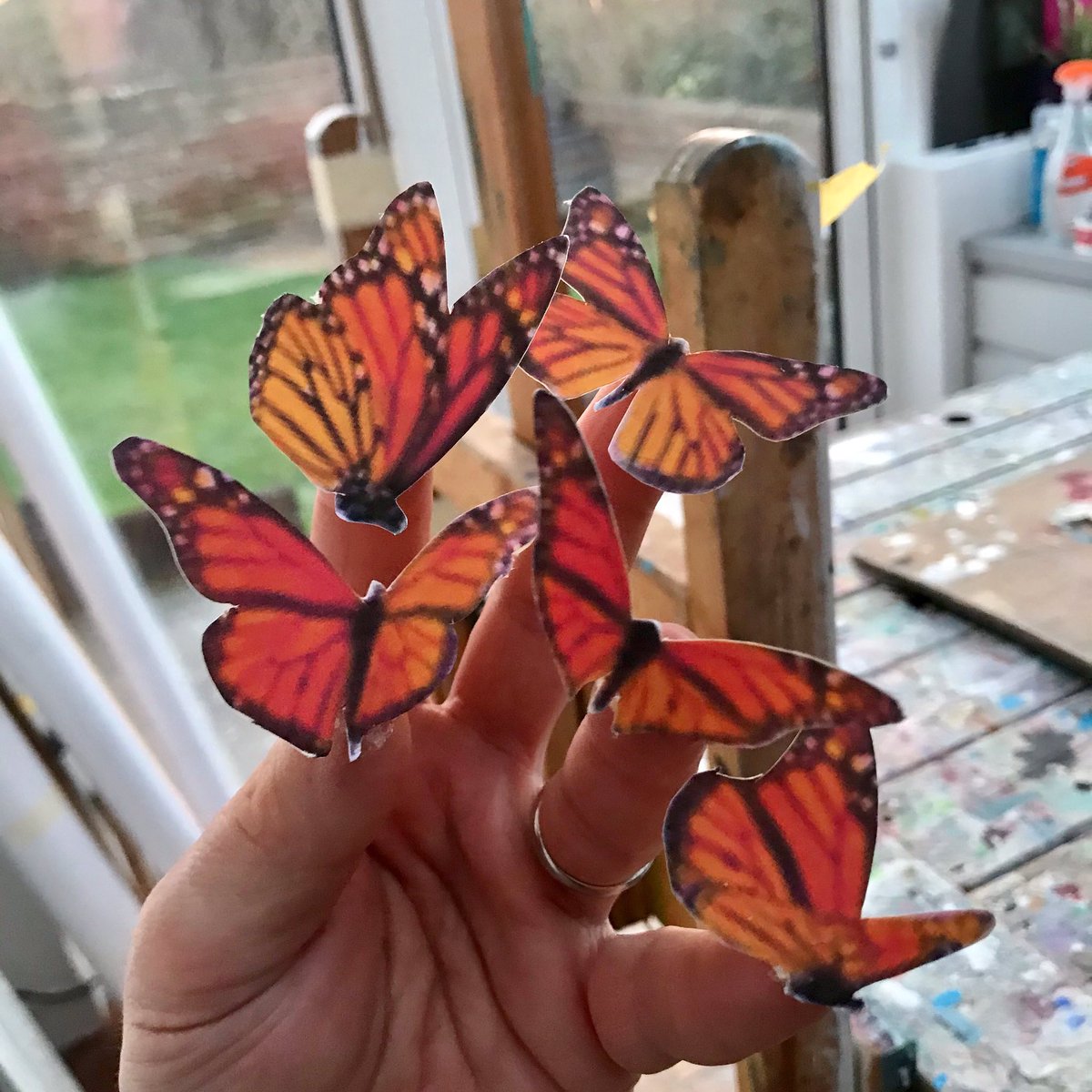 Catching the mood &amp; ‘feeling the flight of butterflies’ before I create some new ‘Soar’ limited edition works. Enjoy your day👍
#irishart #abstract #art #Ireland #positivity #color #creativity #meath #uplifting #studio #print #butterfly #gold #uplifting #lockdown #staypositive